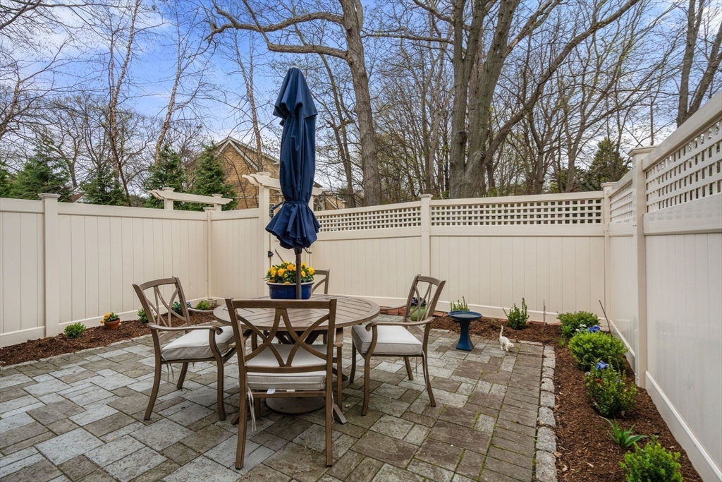 11 Oak Street, Unit 16 Wellesley, MA 02482 - Photo 24 of 27