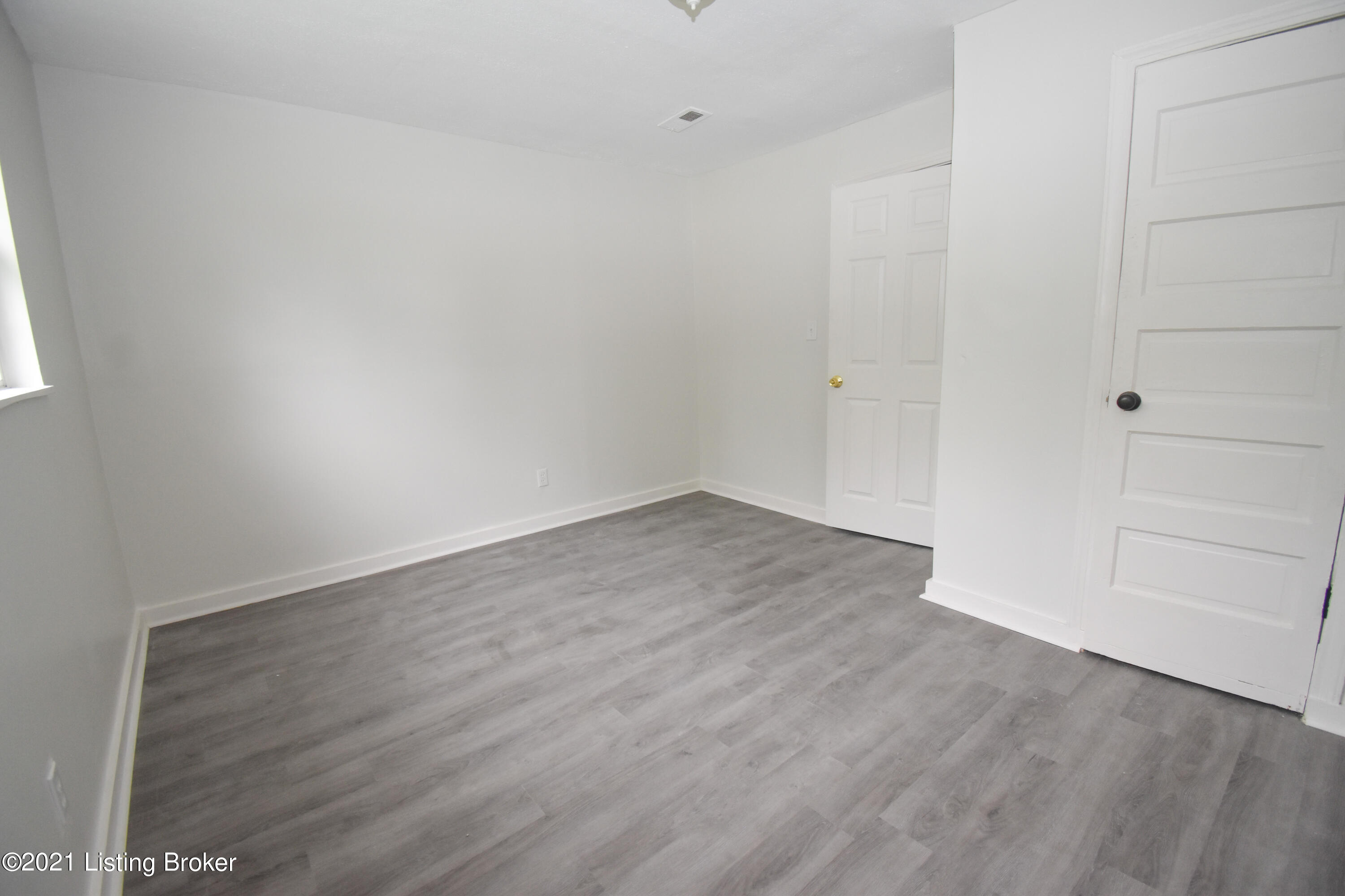 6609 West Orell Road Louisville, KY 40272 - Photo 7 of 8 DSC_0184