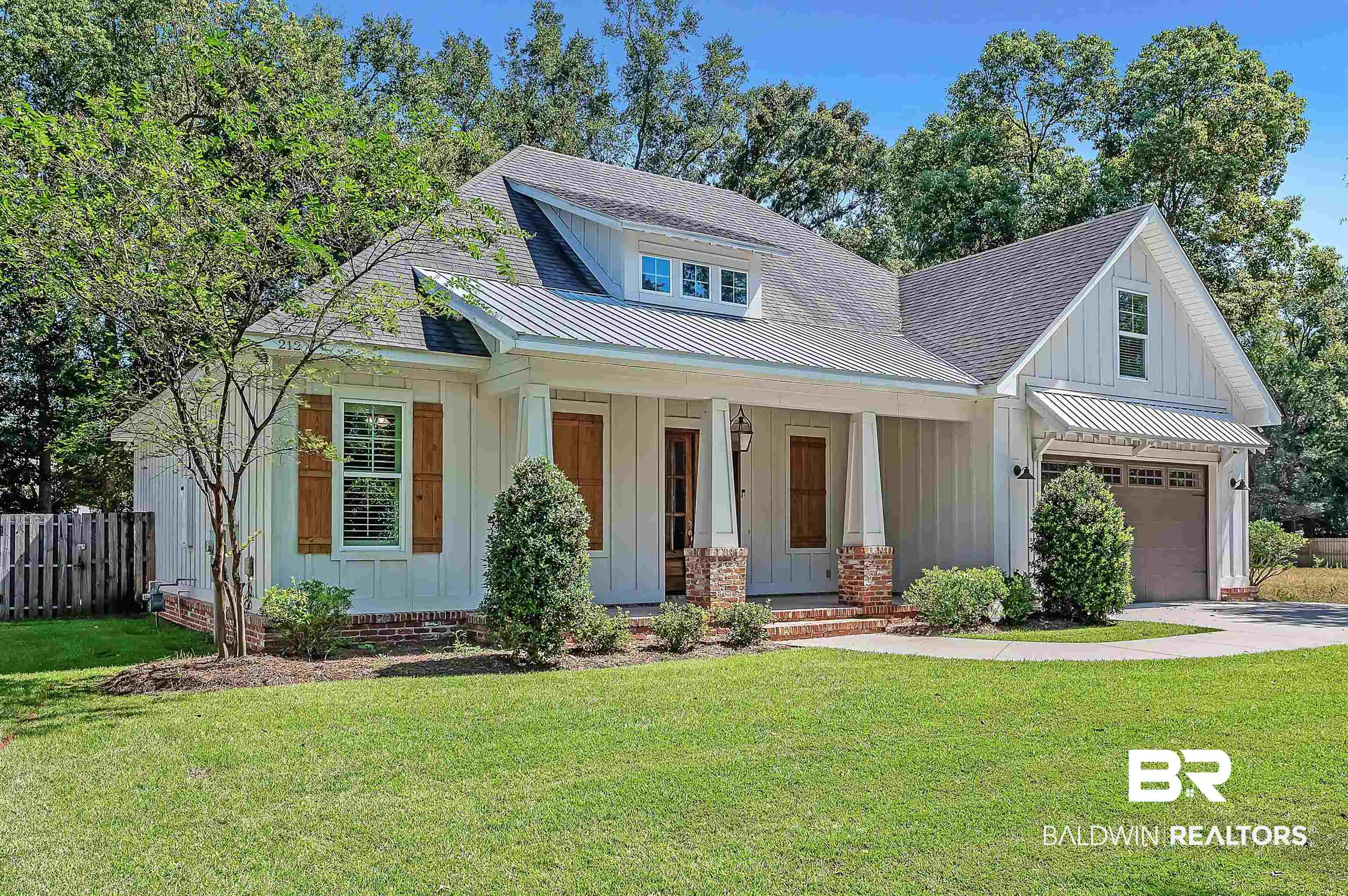212 Simon Street Fairhope, AL 36532 - Photo 39 of 49 Front Yard