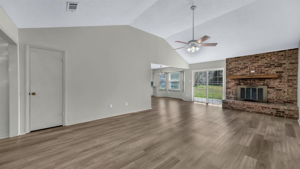 201 Pecan Street Azle, TX 76020 - Photo 6 of 29