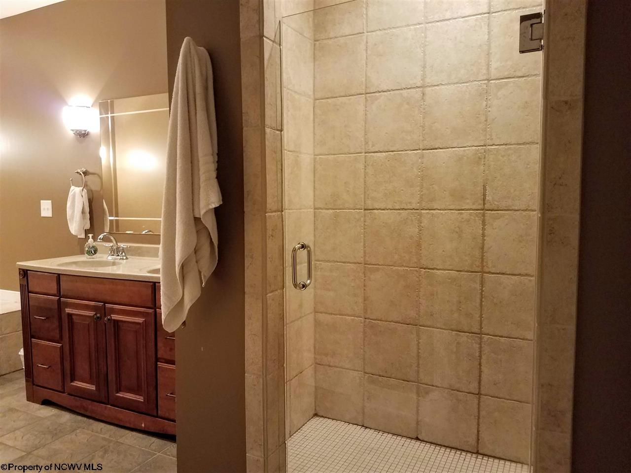 185 Stone Rdg Drive Fairmont, WV 26554 - Photo 12 of 20 Gallery Image 12