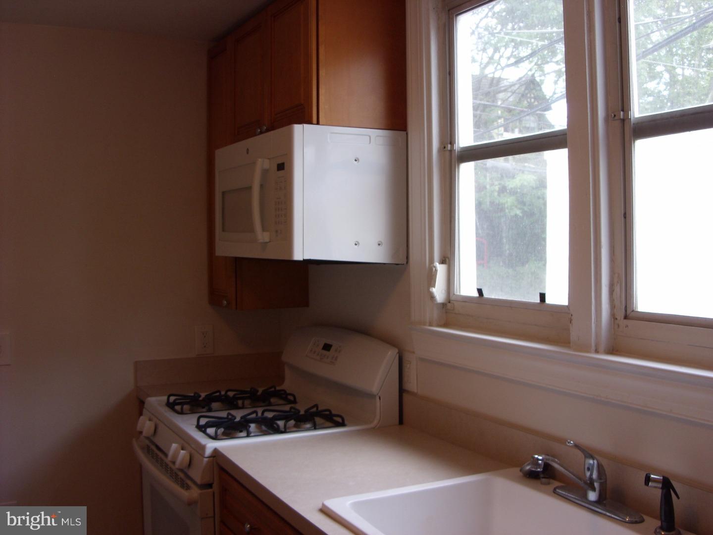 301 Richfield Road Upper Darby, PA 19082 - Photo 11 of 15 Kitchen