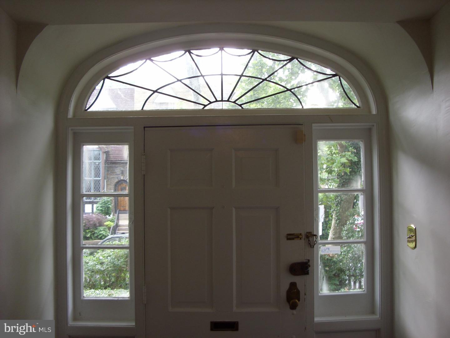 301 Richfield Road Upper Darby, PA 19082 - Photo 3 of 15 Foyer