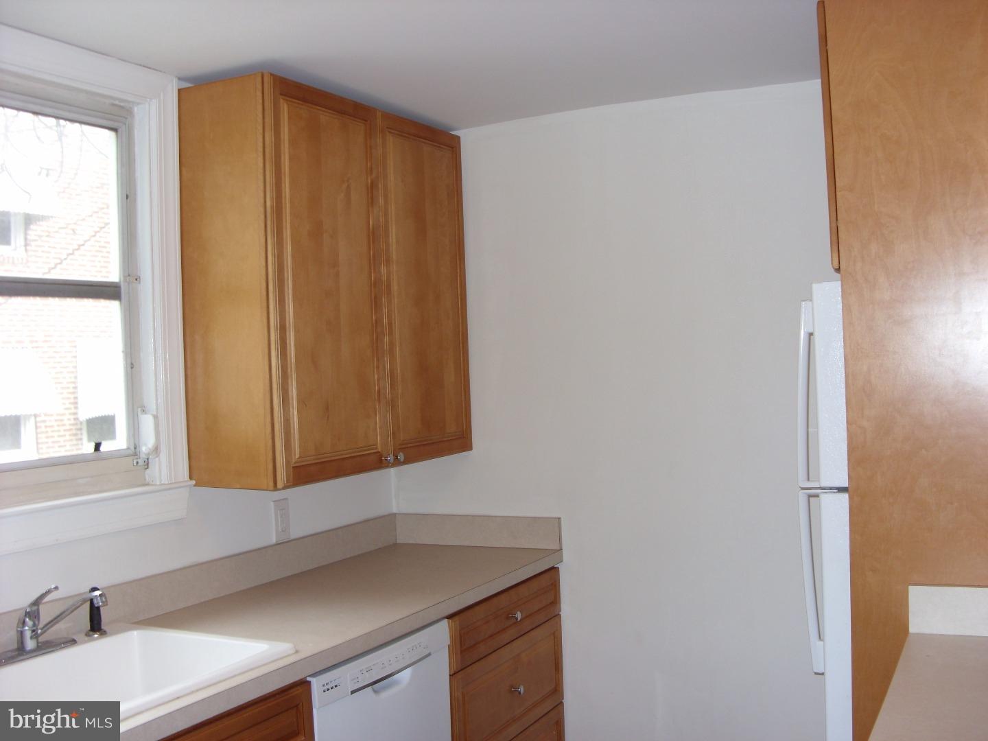 301 Richfield Road Upper Darby, PA 19082 - Photo 10 of 15 Kitchen