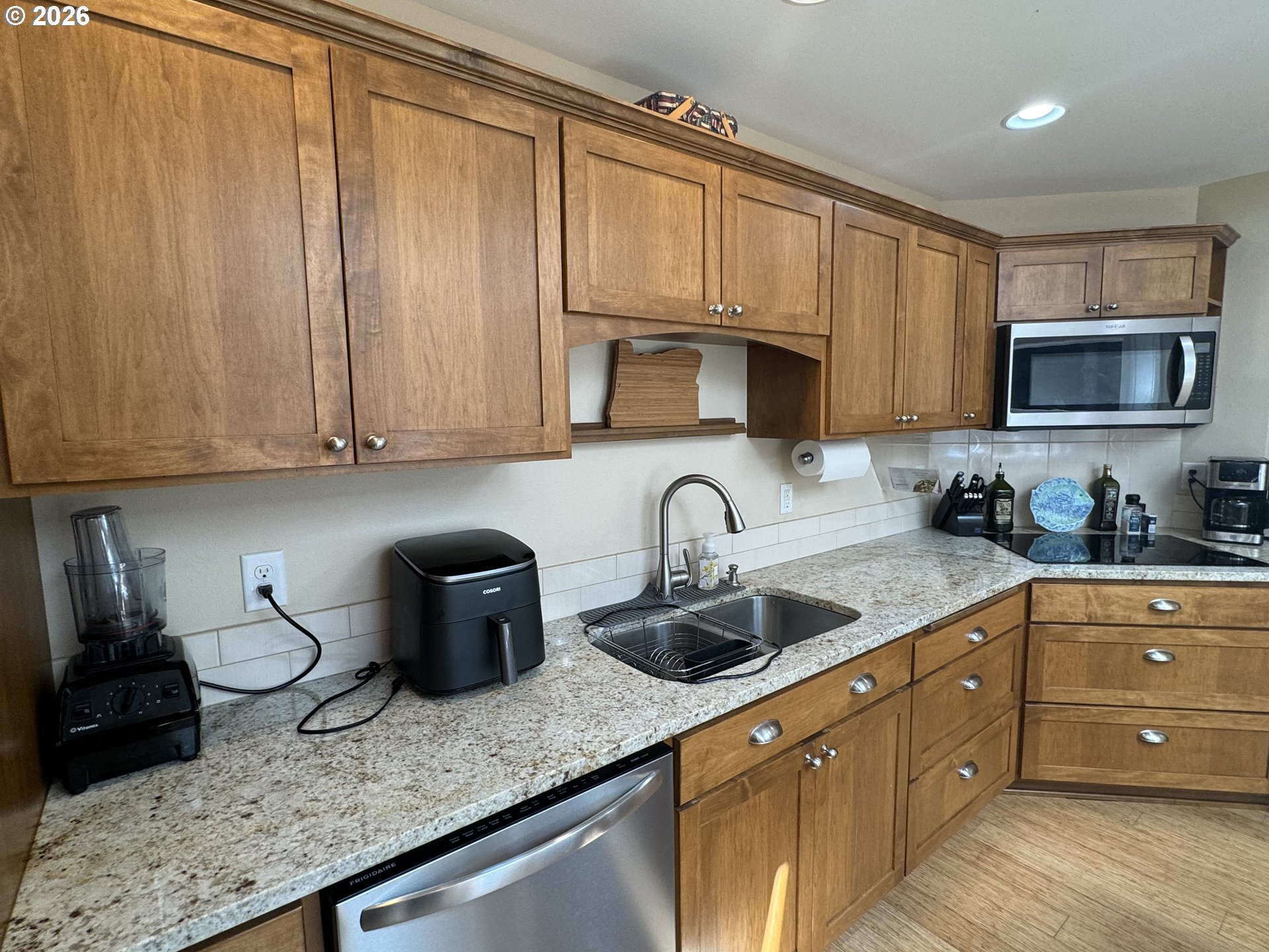 83269 Clear Lake Road Florence, OR 97439 - Photo 12 of 48 Kitchen