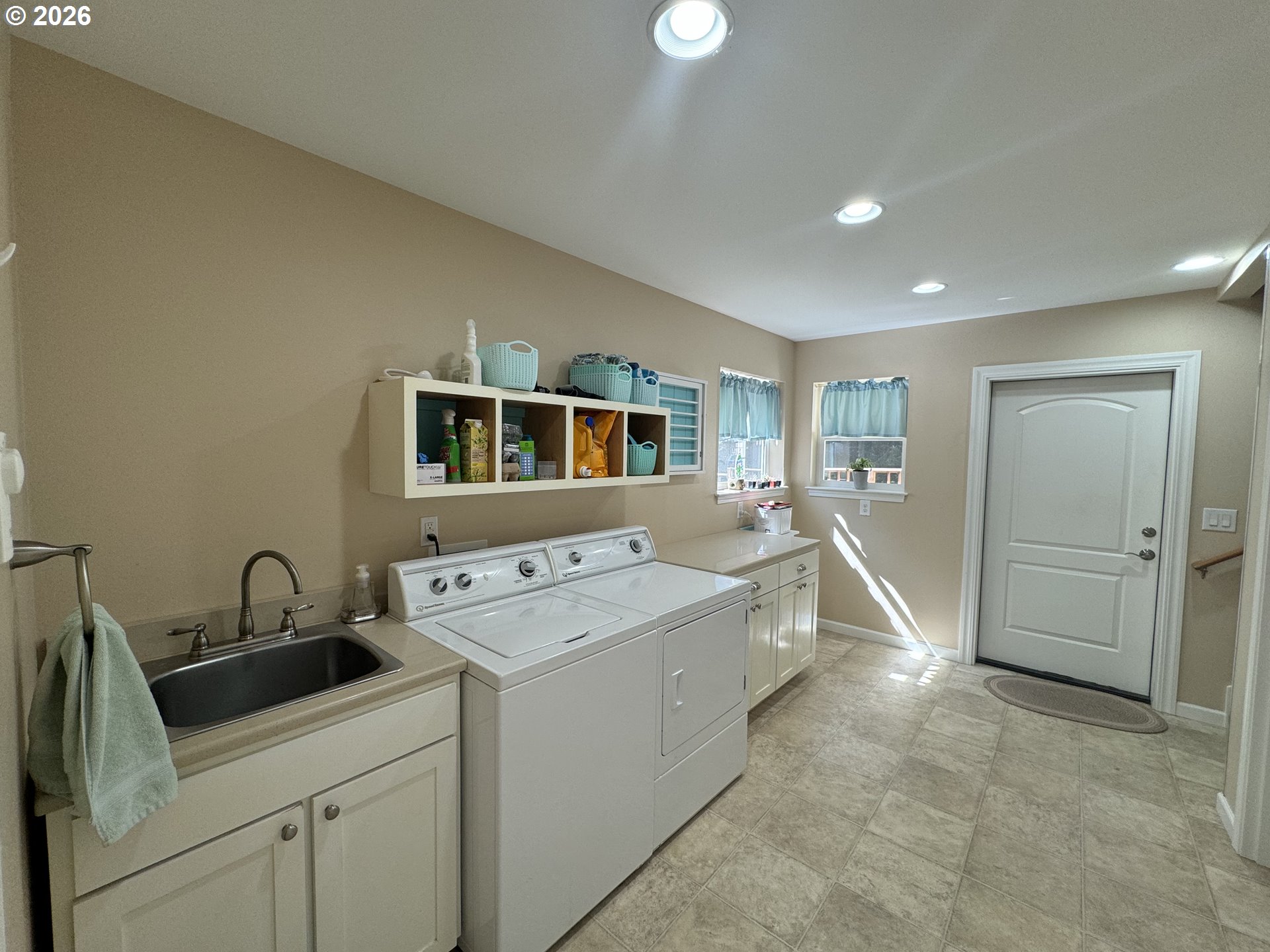 83269 Clear Lake Road Florence, OR 97439 - Photo 29 of 48 Laundry