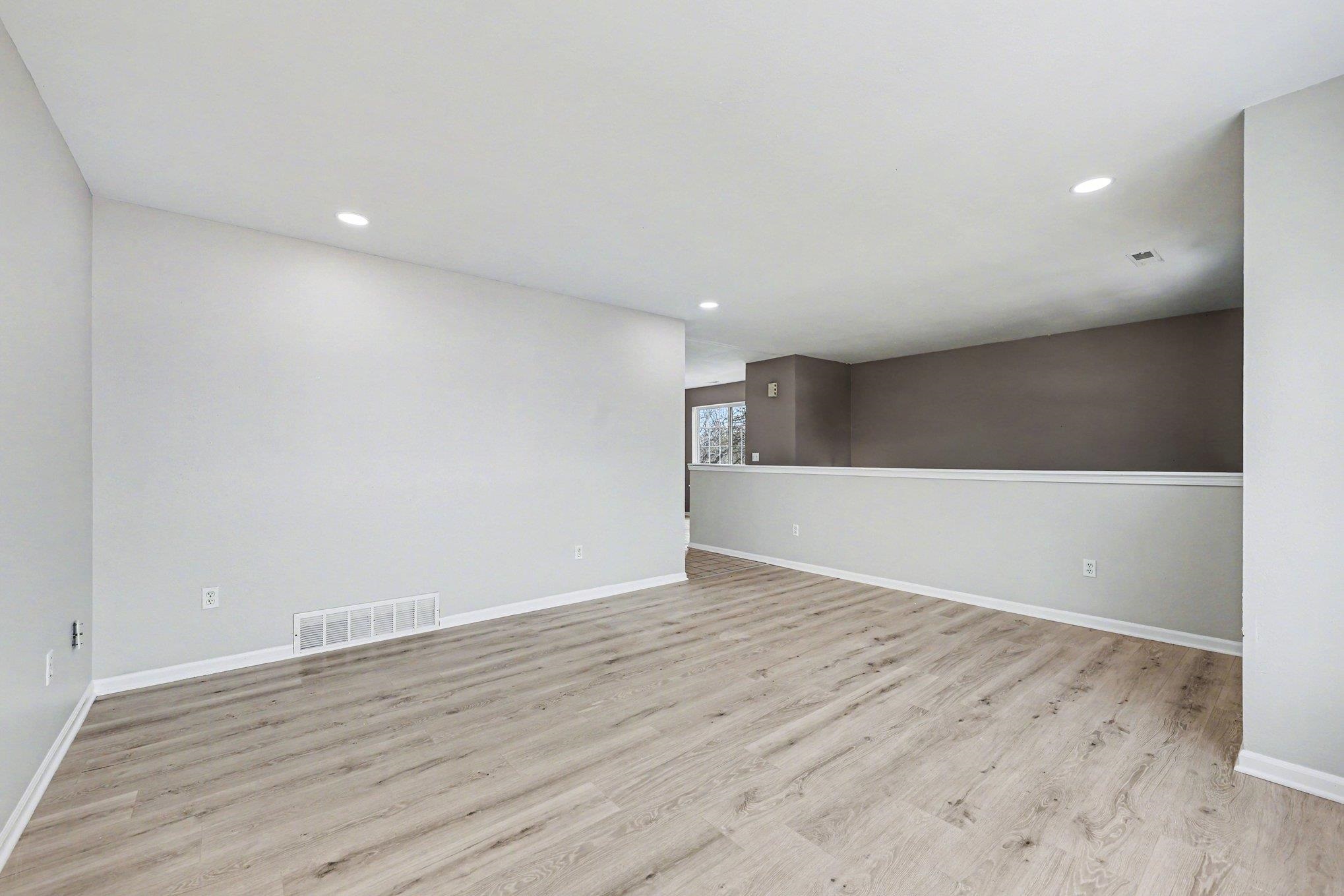4147 West Court Street, Unit 4 Flint, MI 48532 - Photo 5 of 15
