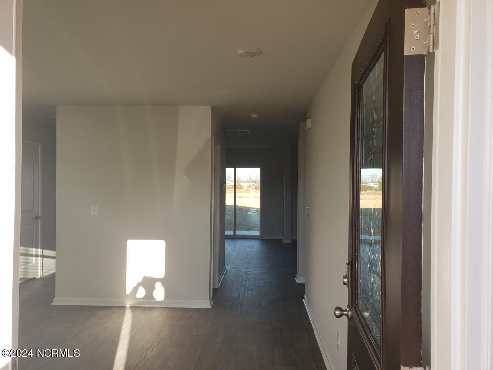 512 Dakota Road New Bern, NC 28560 - Photo 2 of 15 living