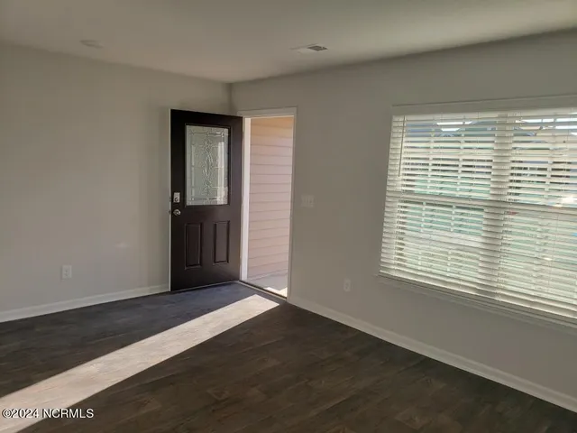 $2,255 | 512 Dakota Road, New Bern, NC 28560