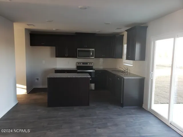 $2,255 | 512 Dakota Road, New Bern, NC 28560