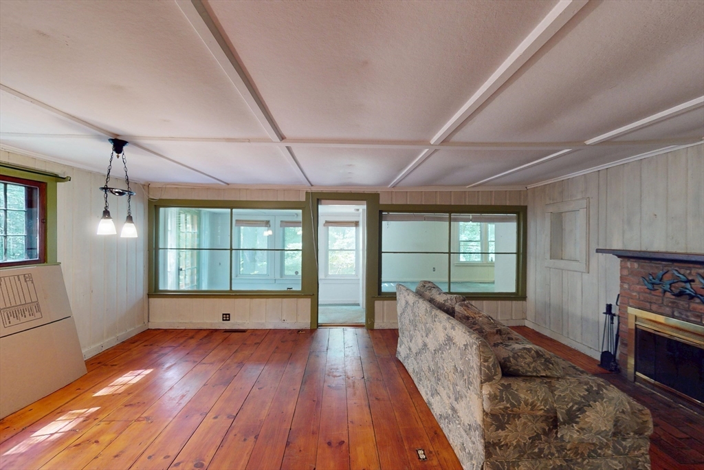 18 January Hills Road Amherst, MA 01002 - Photo 15 of 39