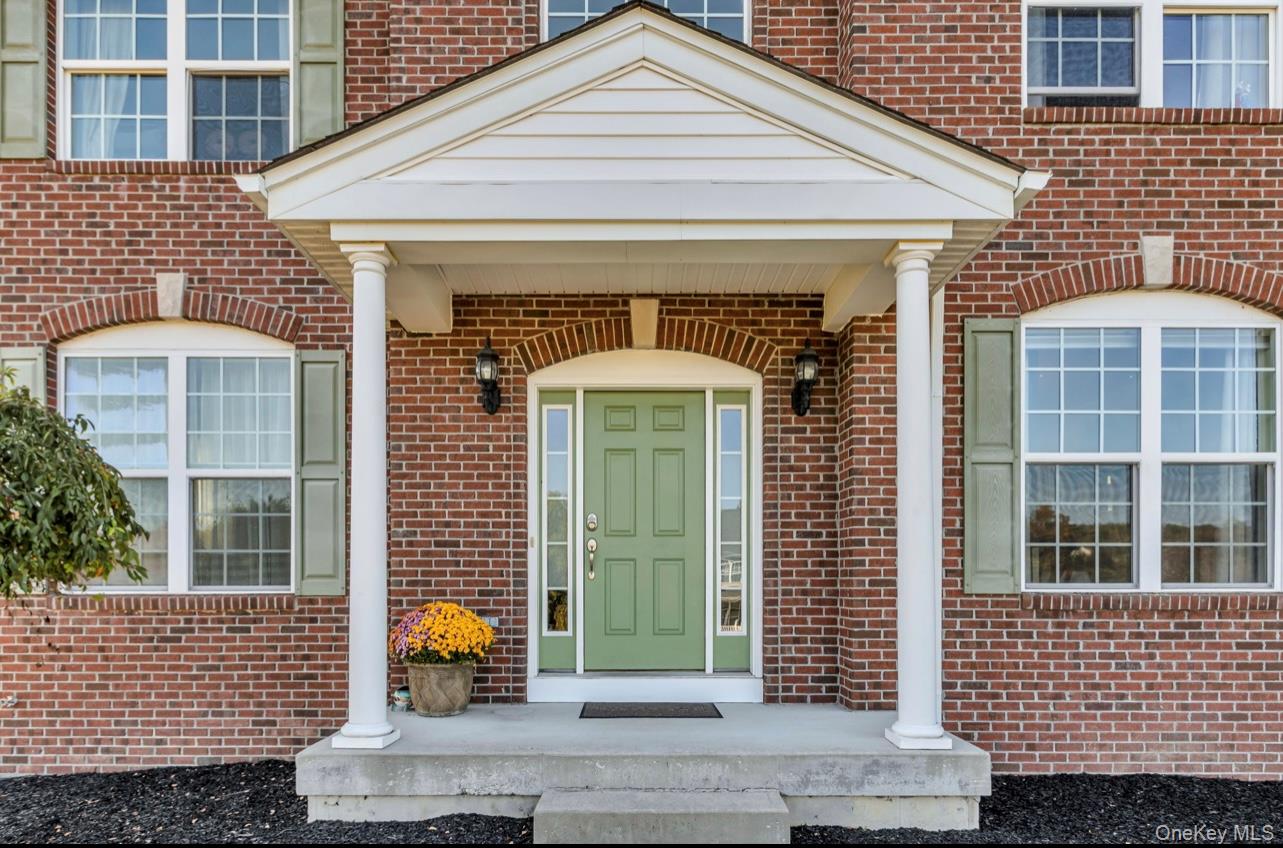 59 Luthien Forrest Road Rock Tavern, NY 12575 - Photo 4 of 48 a front view of a house