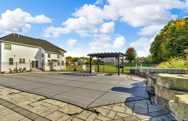 $825,000 | 59 Luthien Forrest Road, Rock Tavern, NY 12575