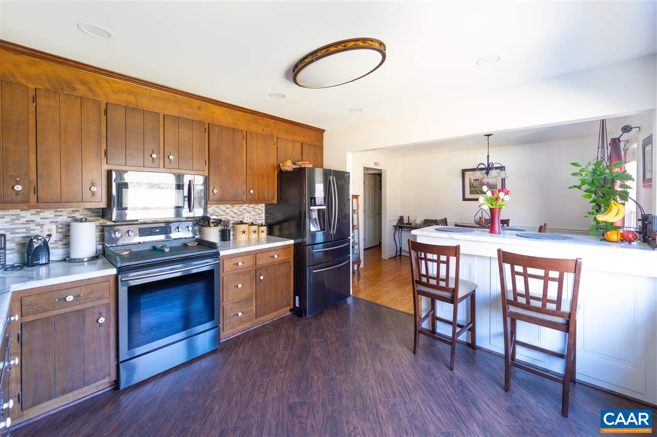 604 Sumter Road Waynesboro, VA 22980 - Photo 4 of 27 Gallery Image 4