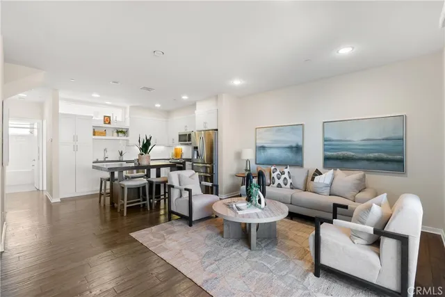 $1,299,999 | 617 West 17th Street, Costa Mesa, CA 92627