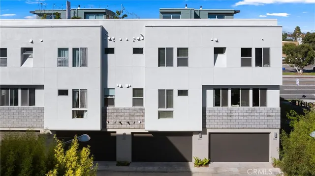 $1,299,999 | 617 West 17th Street, Costa Mesa, CA 92627