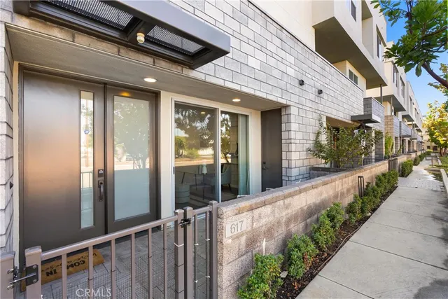 $1,299,999 | 617 West 17th Street, Costa Mesa, CA 92627