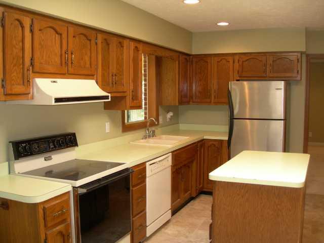 824 Alwyne Road Carmel, IN 46032 - Photo 3 of 10 Gallery Image 3