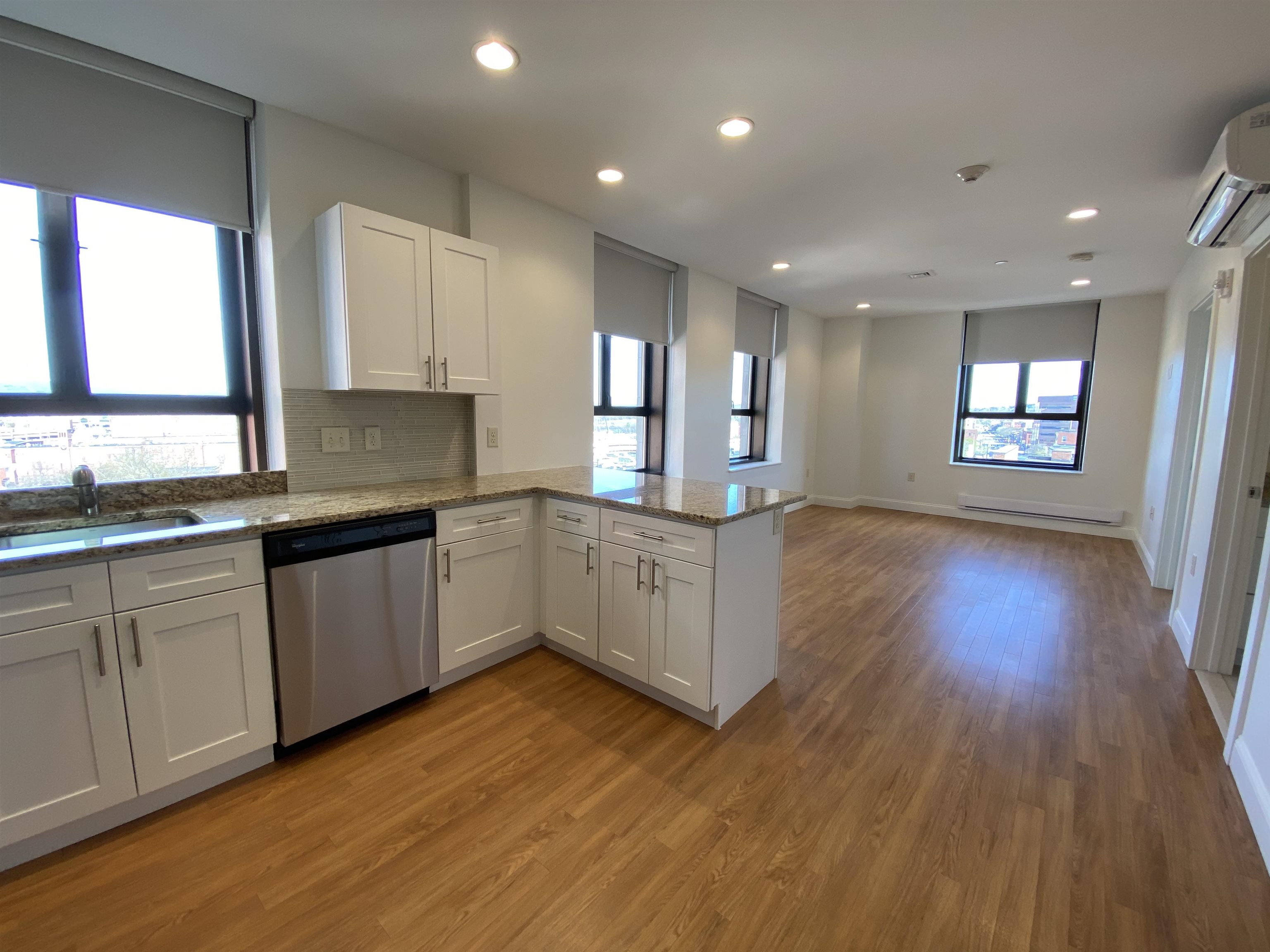 875 Elm Street, Unit 802 Manchester, NH 03101 - Photo 13 of 40