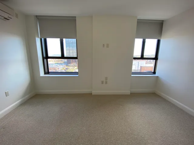 $2,139 | 875 Elm Street, Unit 802, Manchester, NH 03101