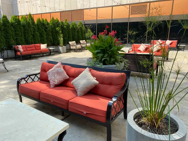 $2,139 | 875 Elm Street, Unit 802, Manchester, NH 03101