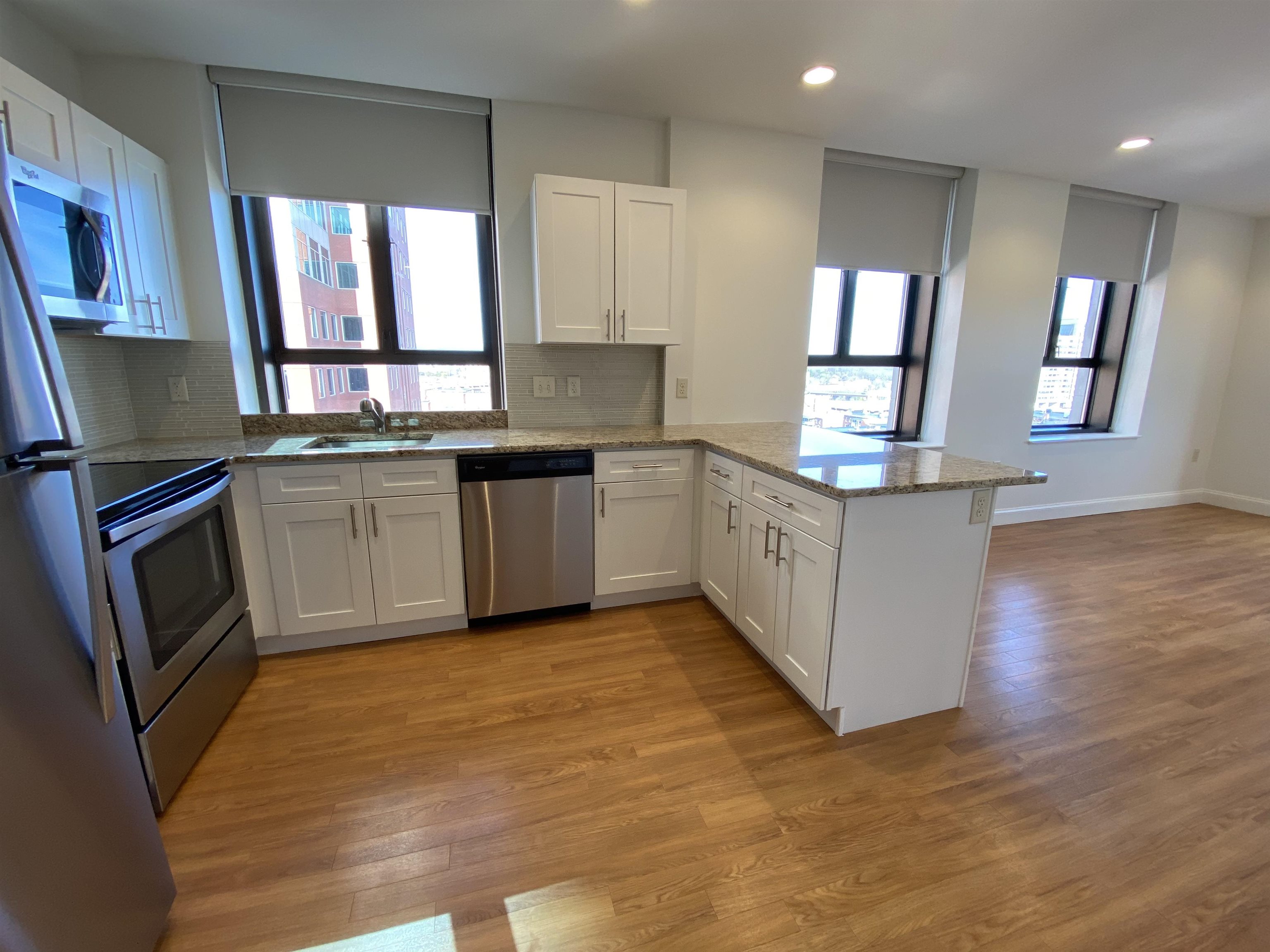 875 Elm Street, Unit 802 Manchester, NH 03101 - Photo 5 of 40