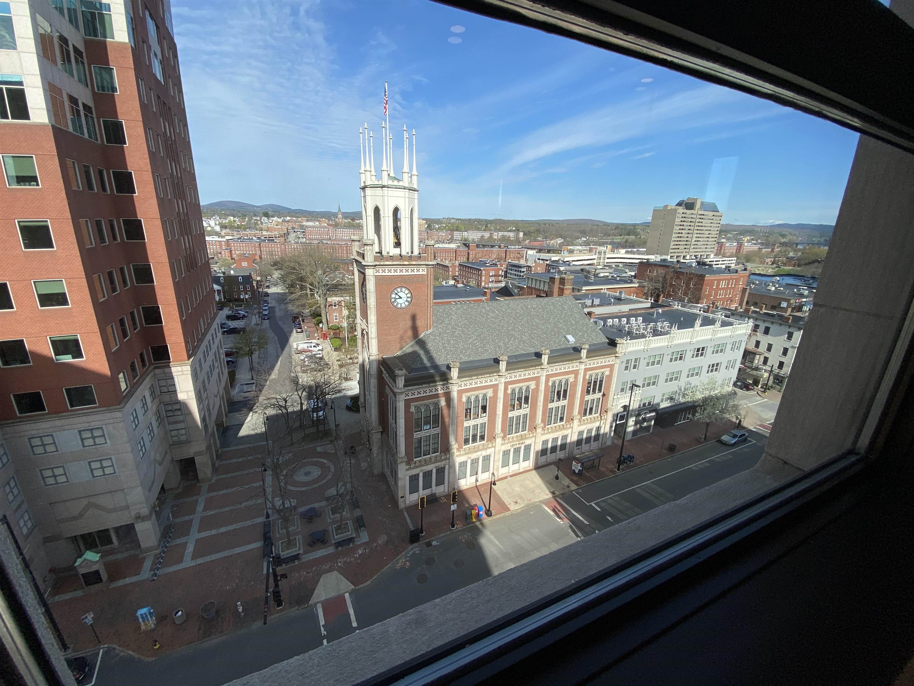 875 Elm Street, Unit 802 Manchester, NH 03101 - Photo 7 of 40