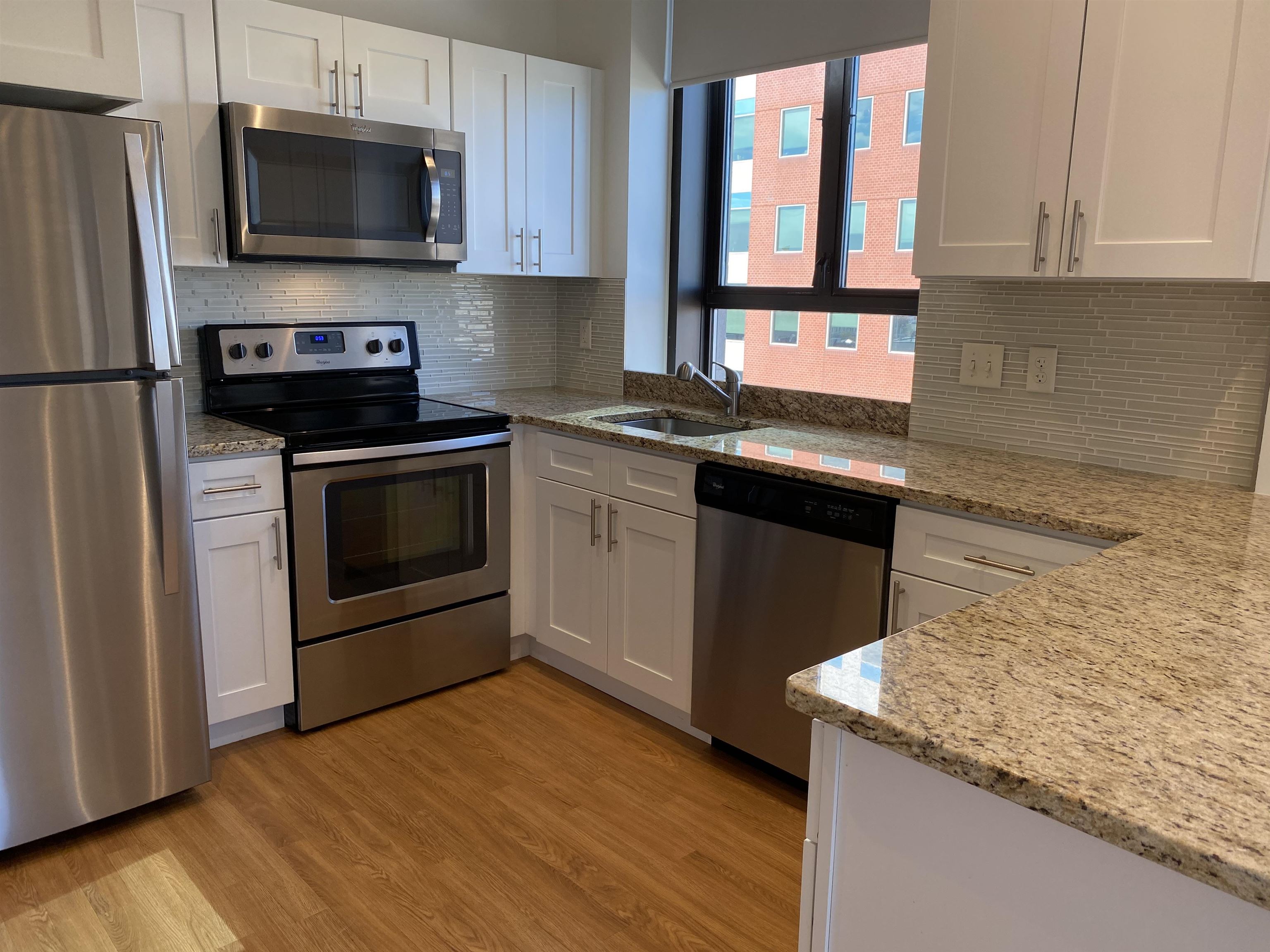 875 Elm Street, Unit 802 Manchester, NH 03101 - Photo 9 of 40