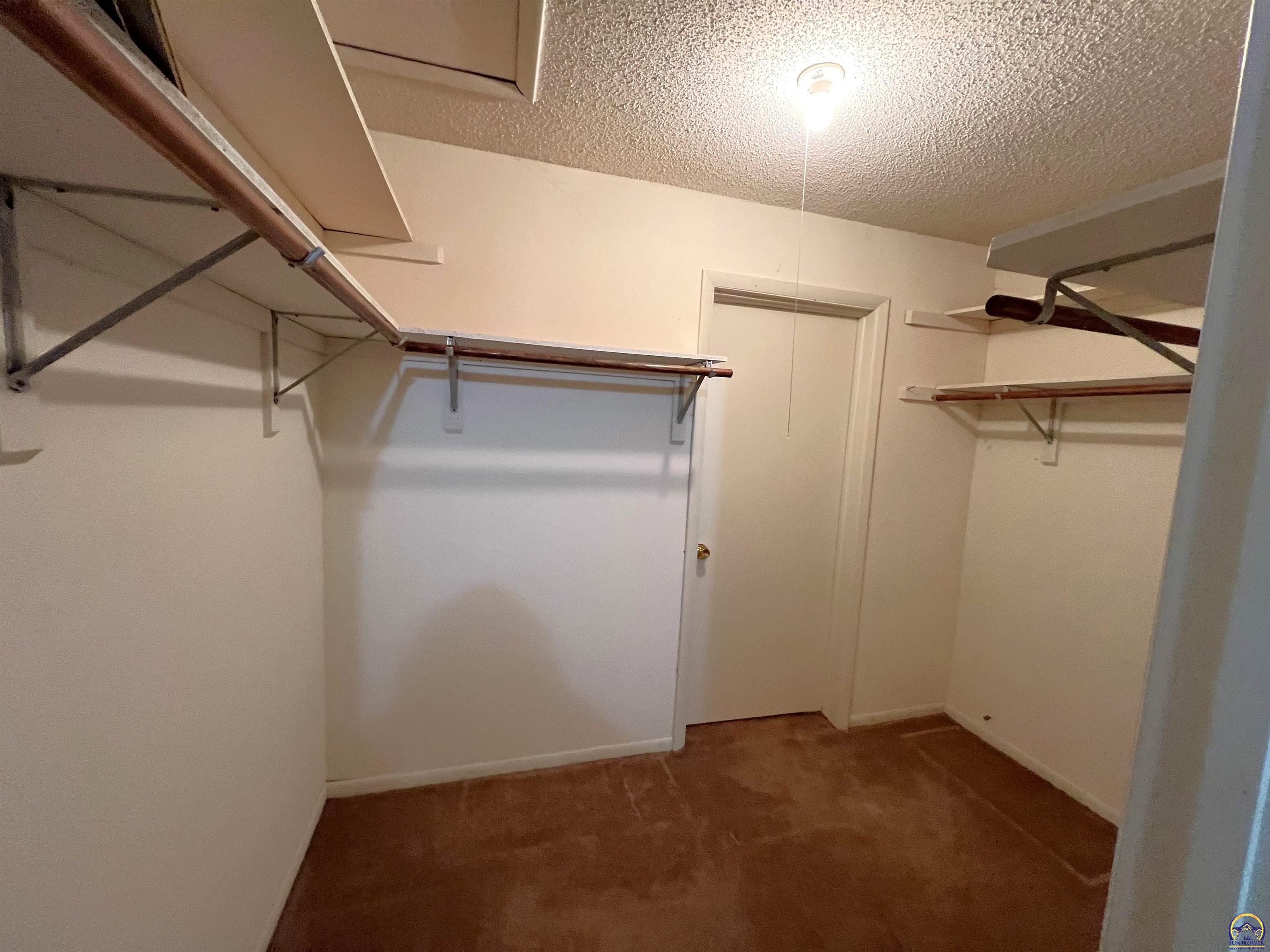 517 Southwest 14th Street Topeka, KS 66612 - Photo 14 of 20