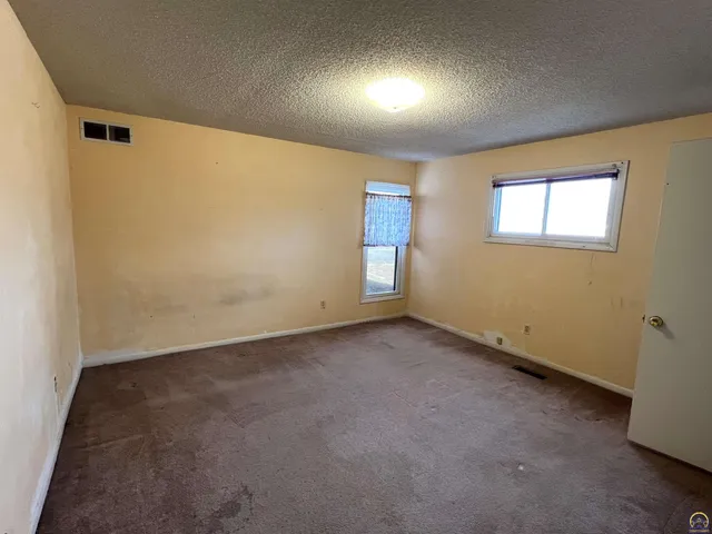 $67,500 | 517 Southwest 14th Street, Topeka, KS 66612