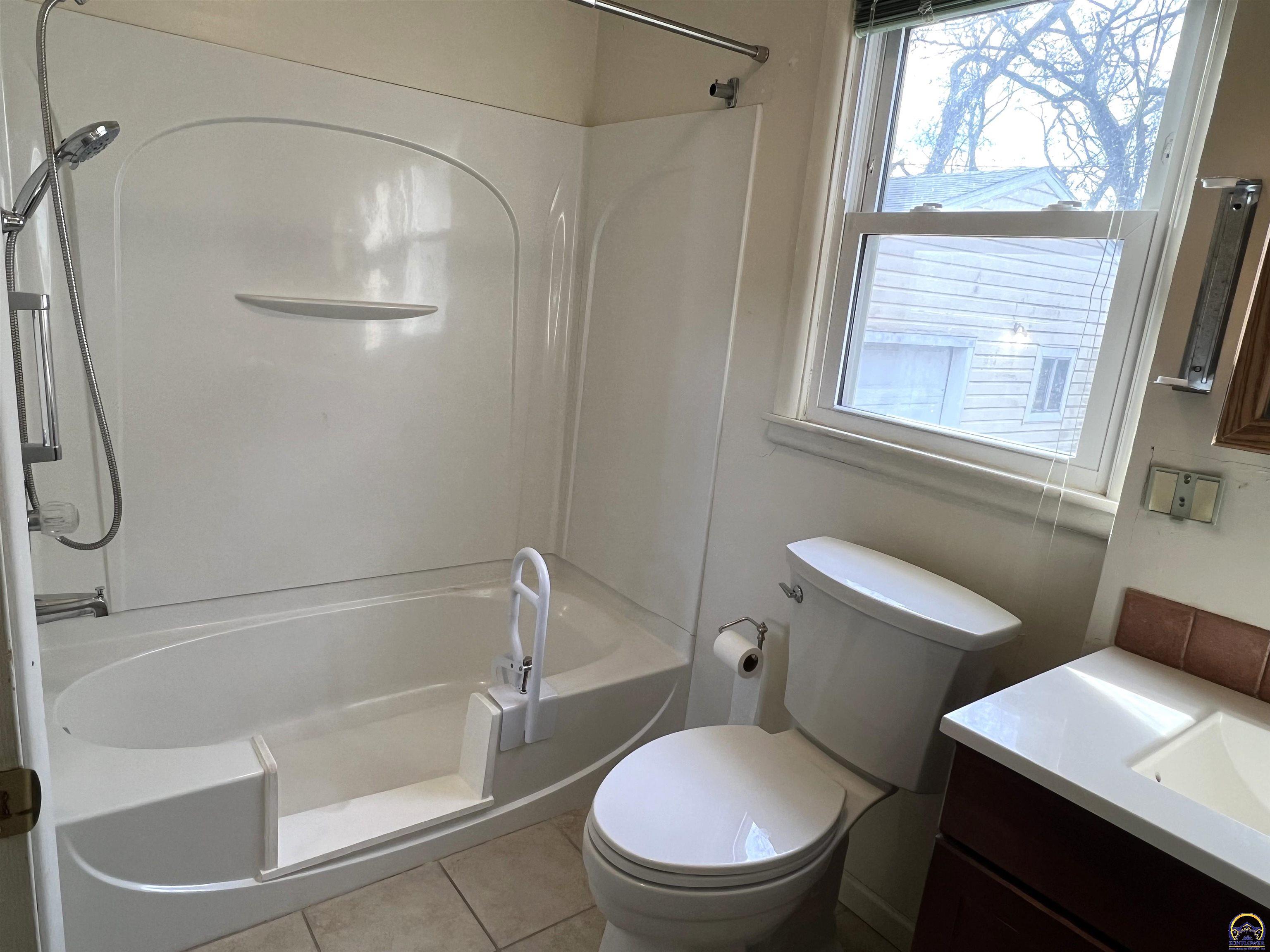 517 Southwest 14th Street Topeka, KS 66612 - Photo 17 of 20