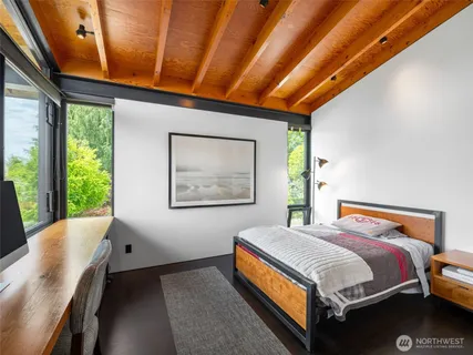 $9,800,000 | 3310 East Laurelhurst Drive Northeast, Seattle, WA 98105