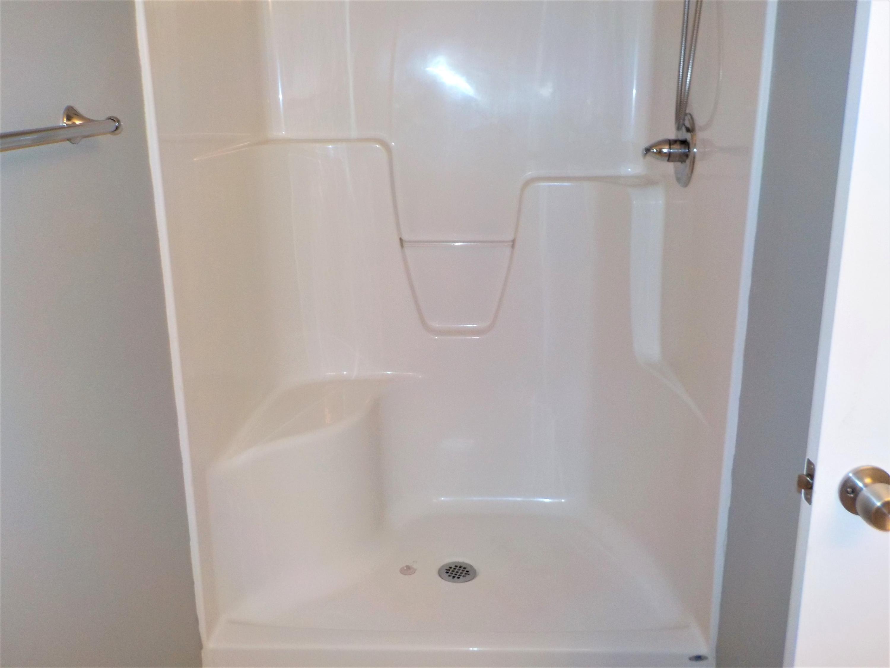 2004 Highland Road Maryville, TN 37801 - Photo 19 of 25 Walk-in w/seat