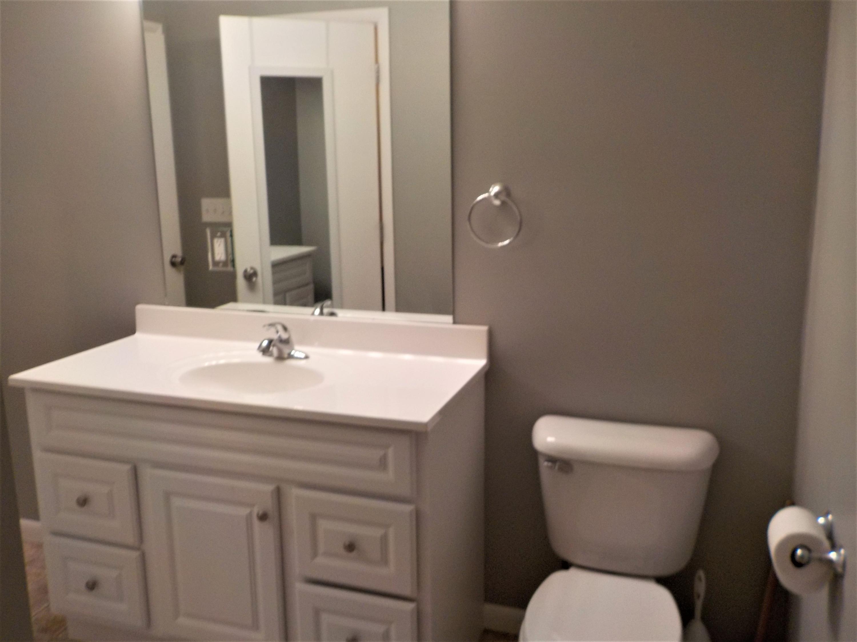 2004 Highland Road Maryville, TN 37801 - Photo 20 of 25 Master Vanity