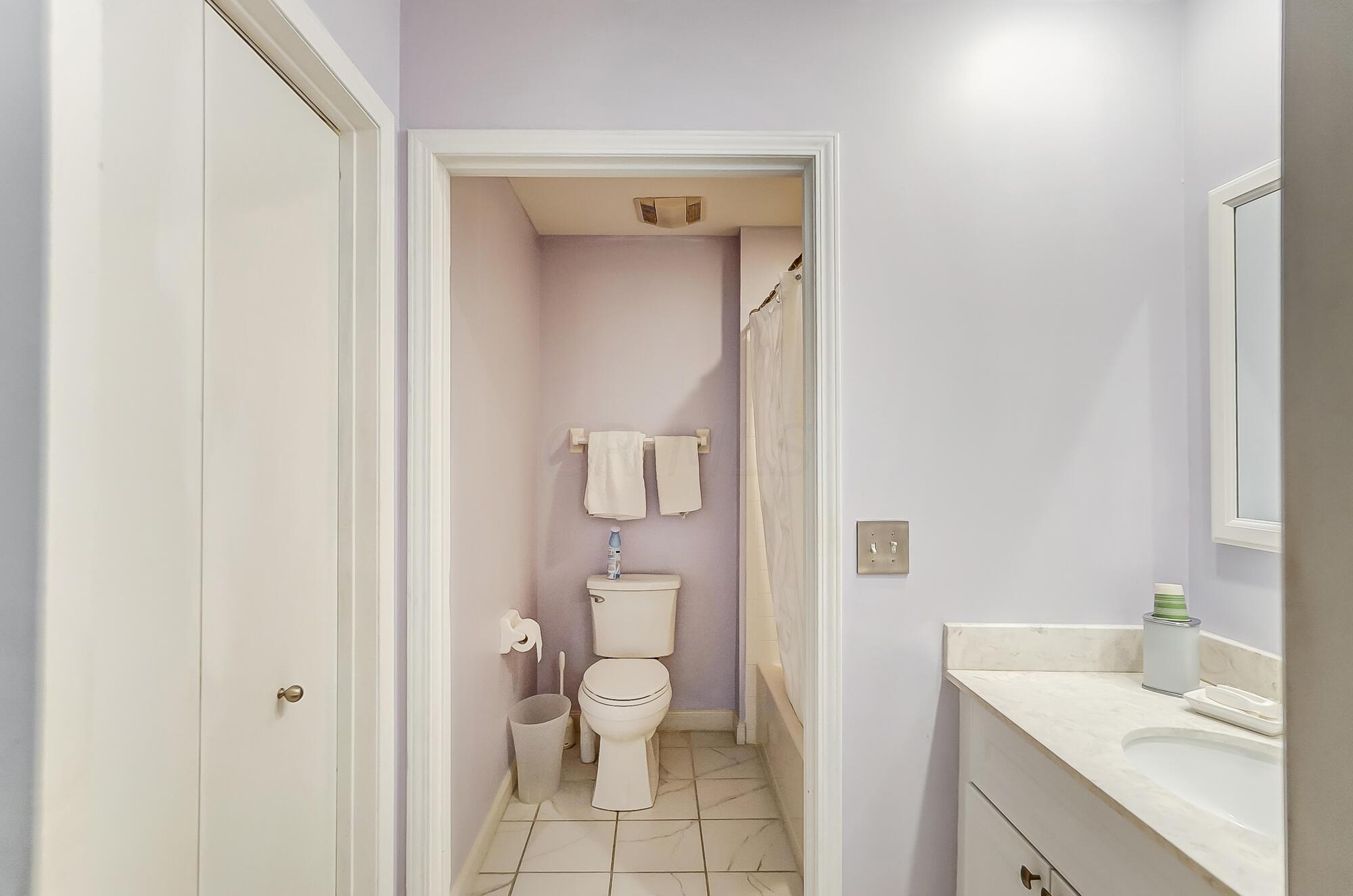 214 Cameron Ridge Drive Columbus, OH 43235 - Photo 20 of 54 Primary Suite Bath