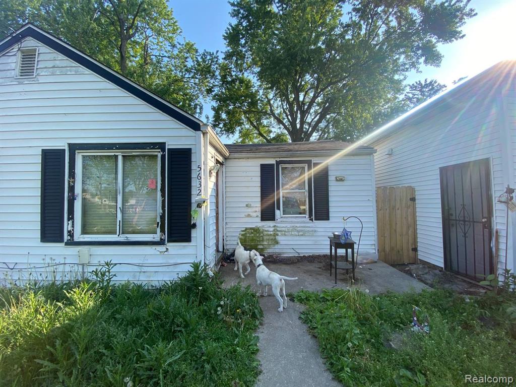 5632 Hughes Road Lansing, MI 48911 - Photo 2 of 25