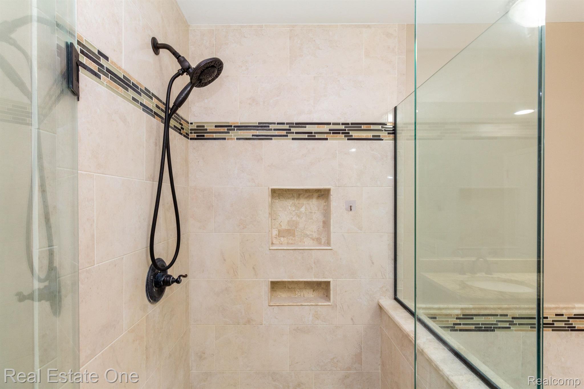 2236 Oklahoma Avenue Rochester, MI 48309 - Photo 30 of 57 New Walk In Shower