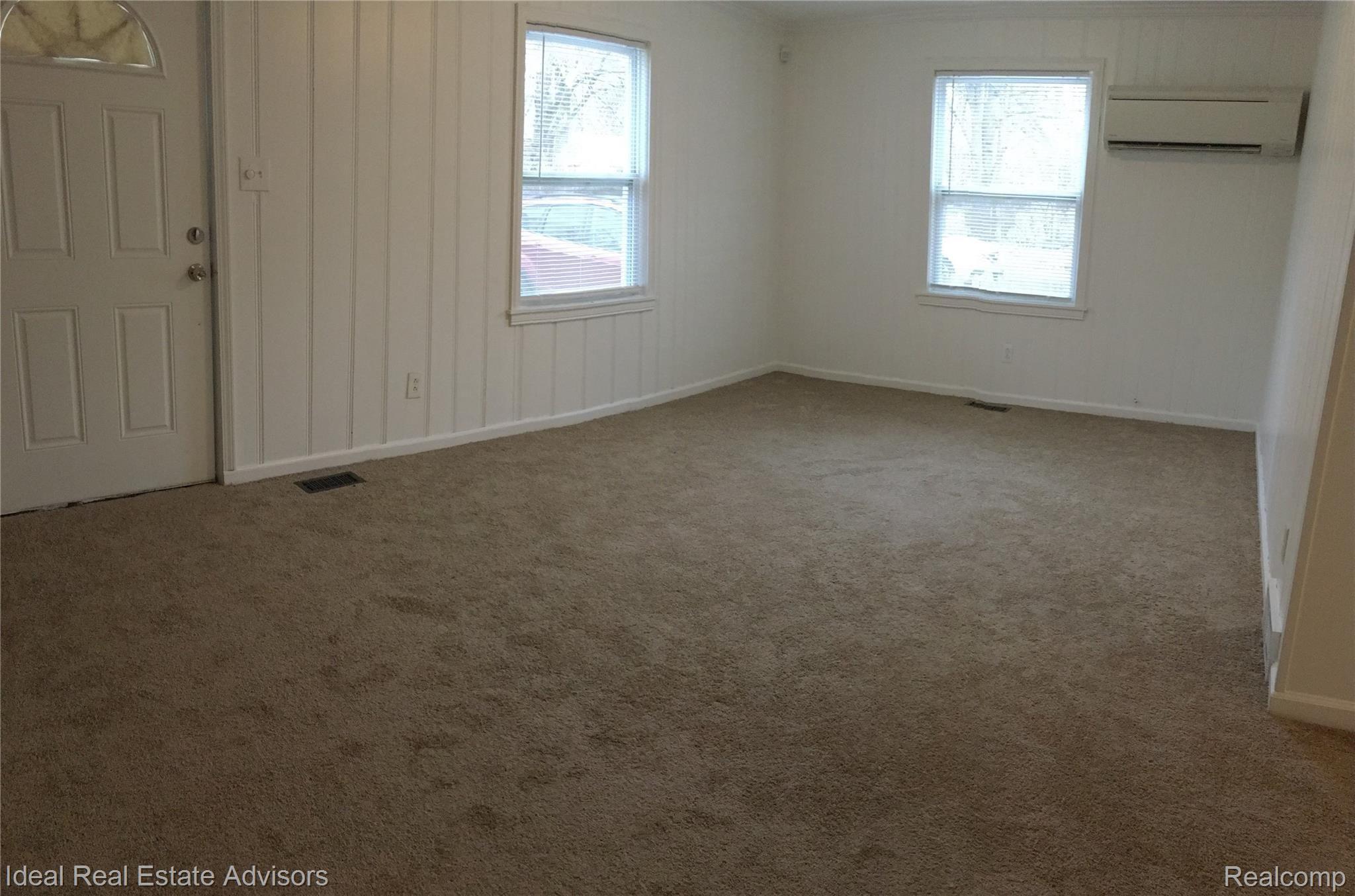 21421 Greenview Road Southfield, MI 48075 - Photo 15 of 34 IMG_5279.JPG