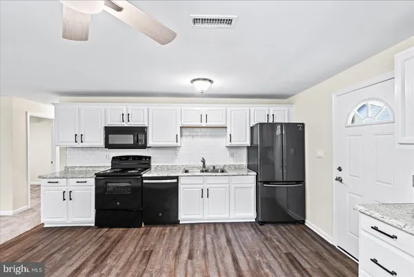 $259,900 | 218 Circle Lane, Colonial Beach, VA 22443