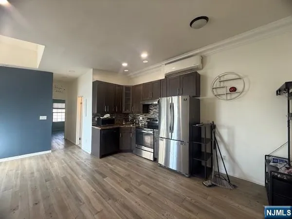 $2,250 | 589 Fairview Avenue, Unit 4, Fairview, NJ 07022