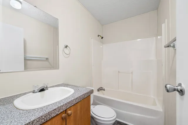 $850 | 718 Trevor Lane, Oak Grove, KY 42262