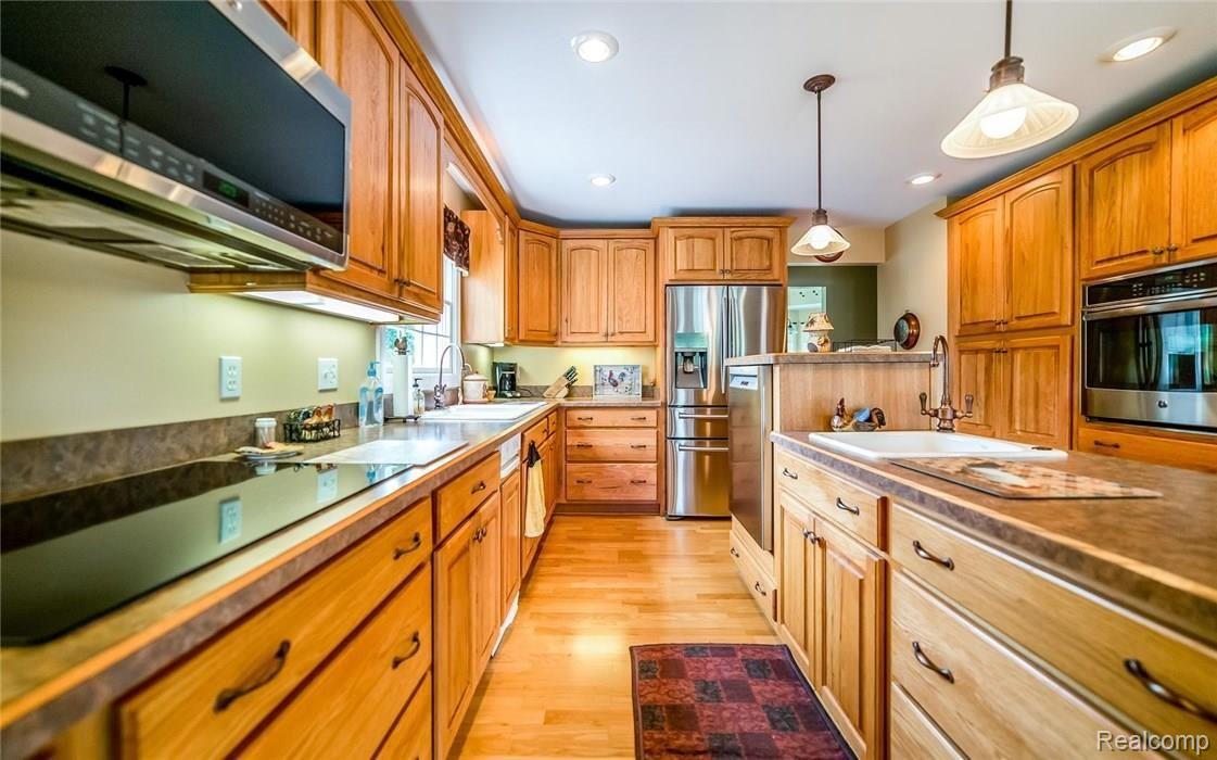 4964 Bullard Road Hartland, MI 48353 - Photo 12 of 40 12.jpg
