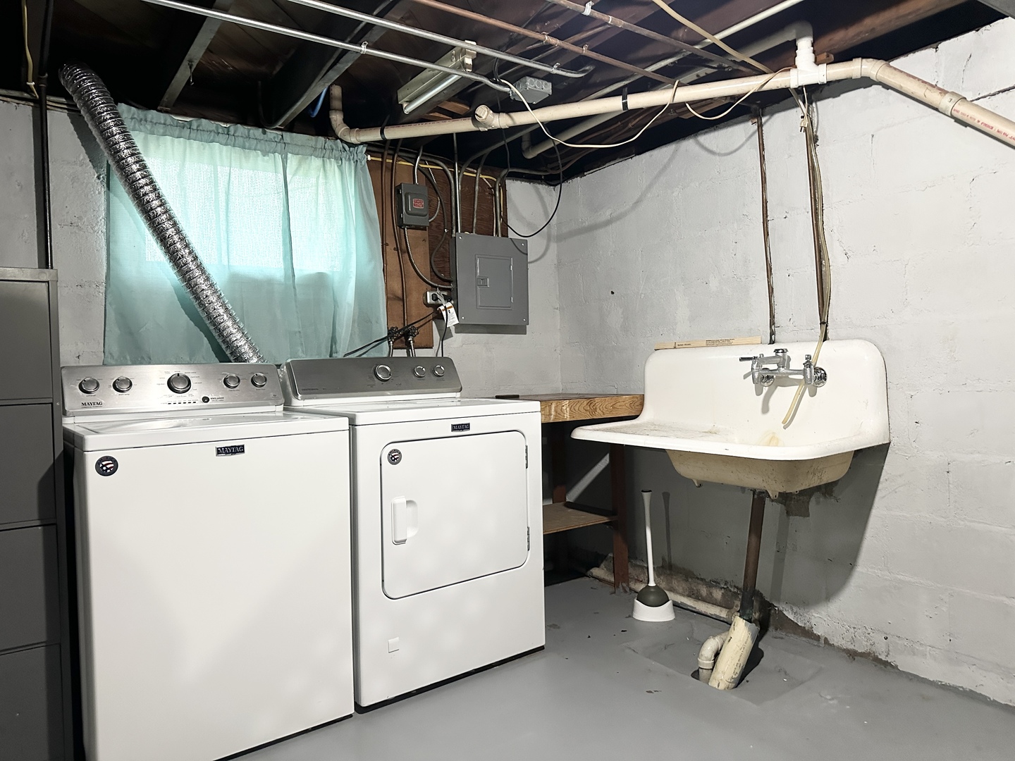 1075 South 7th Avenue Kankakee, IL 60901 - Photo 23 of 32 a utility room with dryer and washer