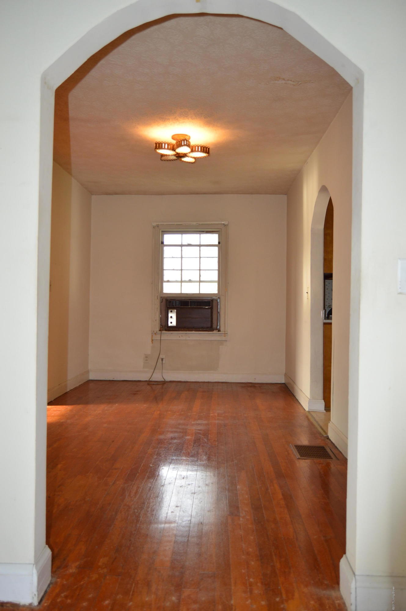 4740 Dover Road Louisville, KY 40216 - Photo 13 of 21 DSC_0545