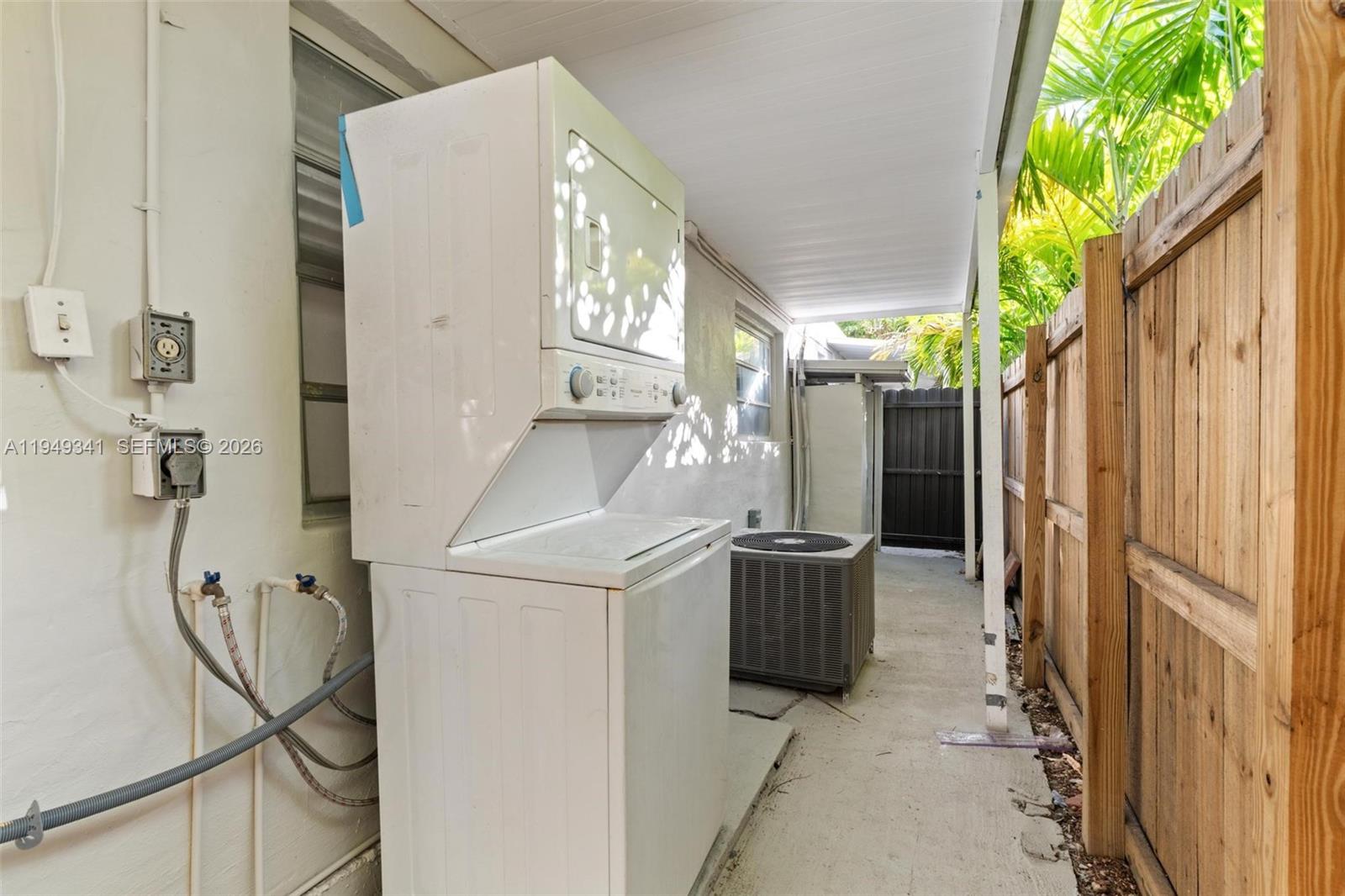 3507 Southwest 25th Terrace Miami, FL 33133 - Photo 22 of 32