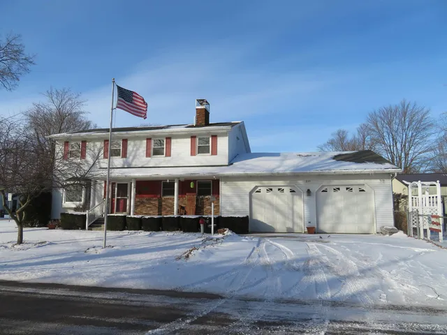 $389,900 | 211 West Section Street, Milford, IN 46542