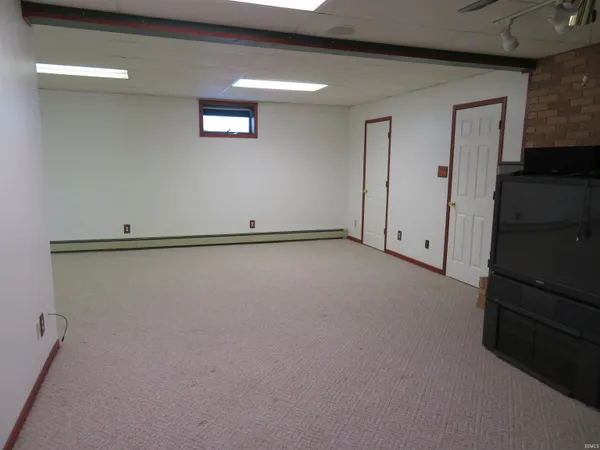 $359,900 | 211 West Section Street, Milford, IN 46542