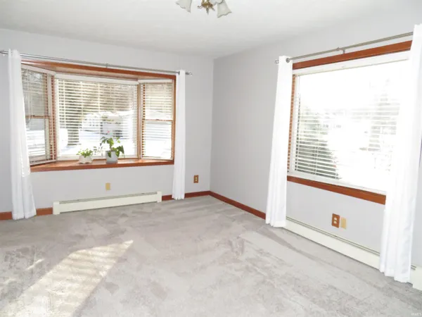 $359,900 | 211 West Section Street, Milford, IN 46542