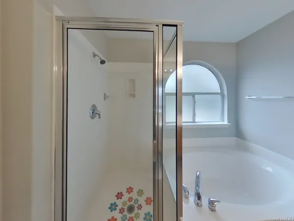 $2,239 | 517 Zapata Circle, New Braunfels, TX 78130