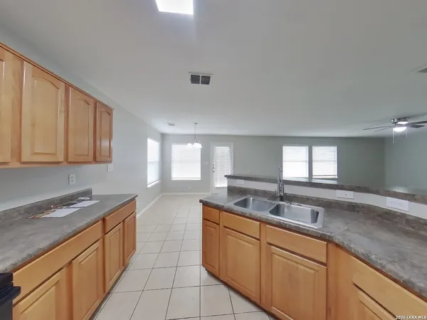 $2,239 | 517 Zapata Circle, New Braunfels, TX 78130